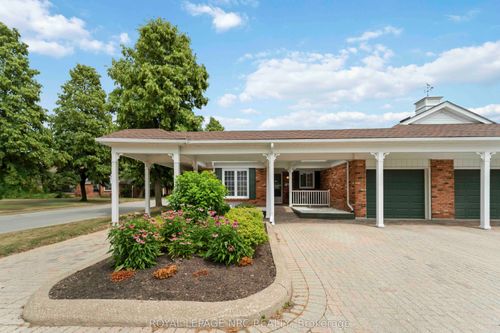 10-4175 Strawberry Crt, Vineland, ON, L0R2C0 | Card Image