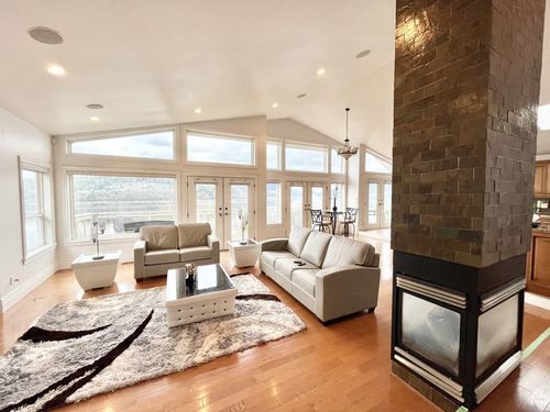 1036 Ioco Rd, Port Moody, BC, V3H2X1 | Card Image