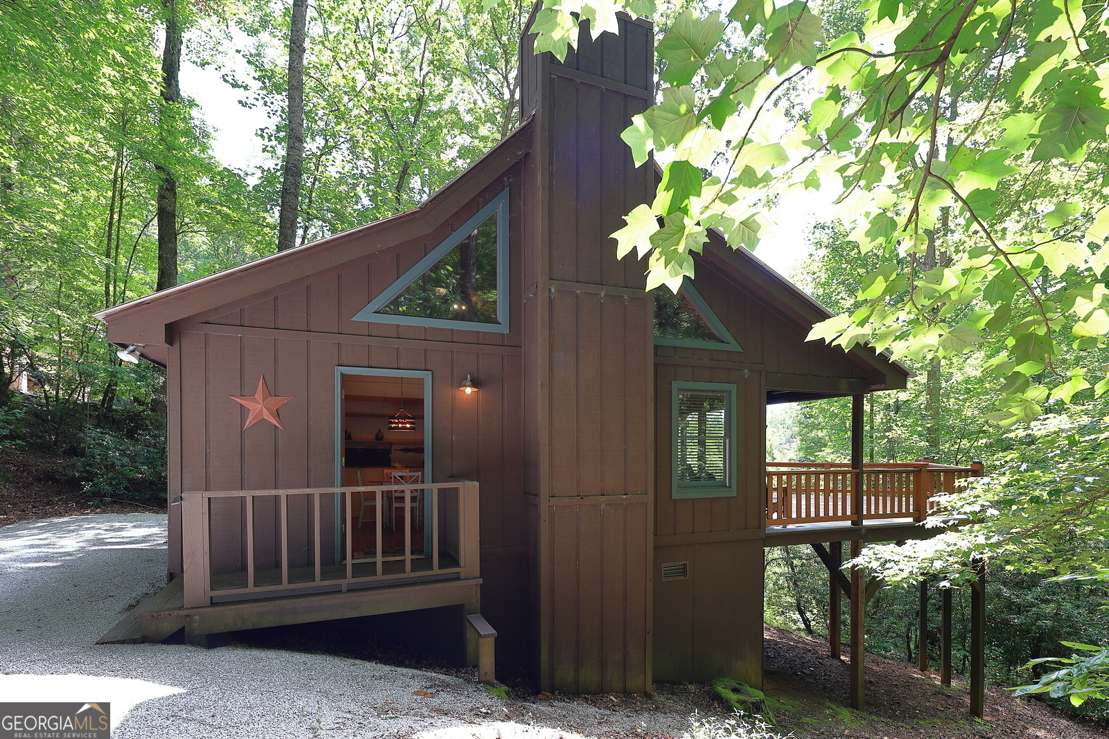 Hoboken Ln, Clayton, GA 30525