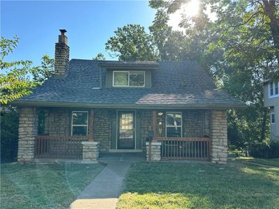 View of front of property featuring a front yard | Image 2