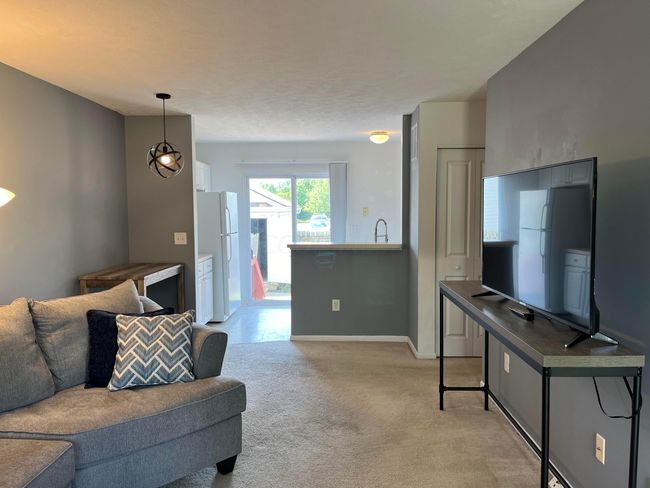 725 Lazelle Rd, Condo with 1 bedrooms, 2 bathrooms and null parking in Westerville OH | Image 6