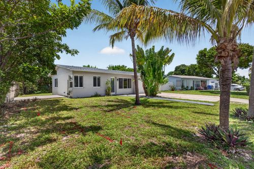 2811 Ne 9th Ter, Pompano Beach, FL, 33064-5325 | Card Image