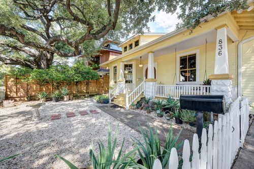 836 Allston St, Houston, TX, 77007-1526 | Card Image