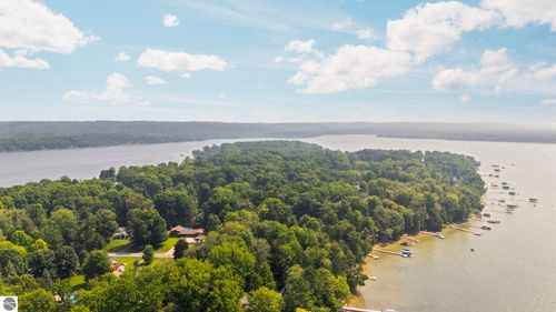 3855 White Birch Dr, Grawn, MI, 49637-9724 | Card Image