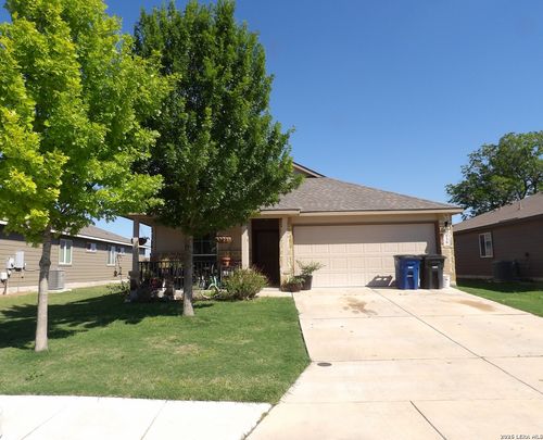 930 Pumpkin Rdg, New Braunfels, TX, 78130-2172 | Card Image
