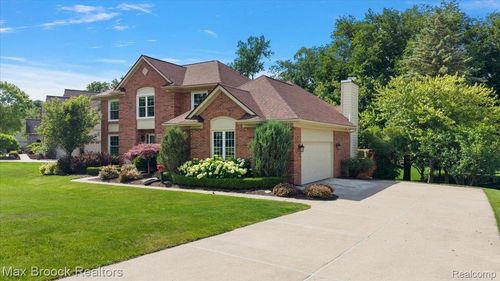 24435 Nantucket Dr, Novi, MI, 48374-2843 | Card Image