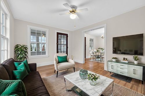 90 Allendale Rd, Hartford, CT, 06106-3501 | Card Image