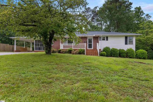 17 E Summit Dr, Ware Shoals, SC, 29692-1105 | Card Image