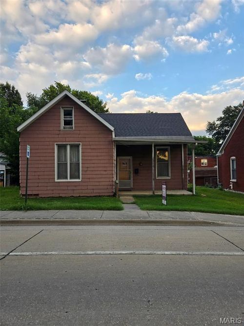 316 N 6th St, Belleville, IL, 62220-1132 | Card Image