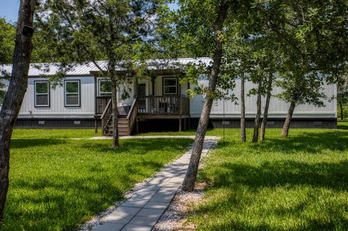 102 Hilltop Ct, Somerville, TX, 77879-5886 | Card Image