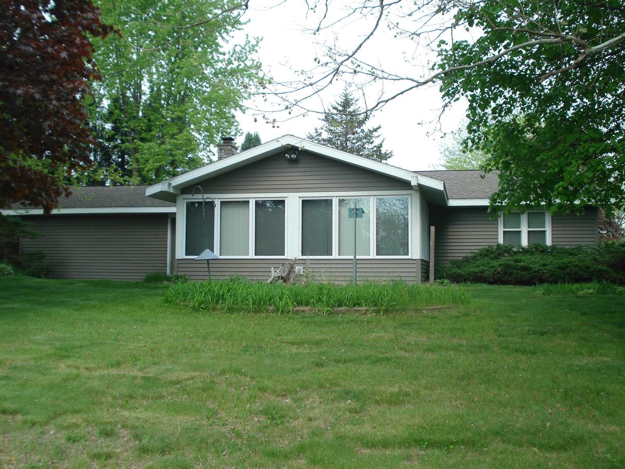 Silver Spring Dr, Neshkoro, WI 54960