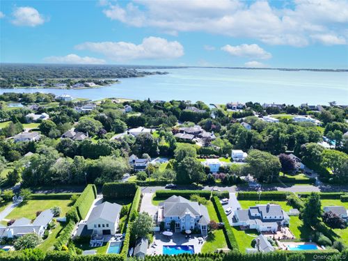 43 Shore Rd, Remsenburg, NY, 11960-2060 | Card Image