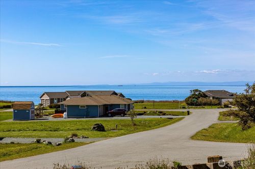 648 Hacienda Dr, Coupeville, WA, 98239-9762 | Card Image