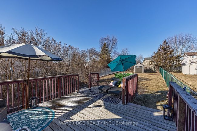 24 Mckeown Cres, House attached with 3 bedrooms, 2 bathrooms and 4 parking in Amherstview ON | Image 13