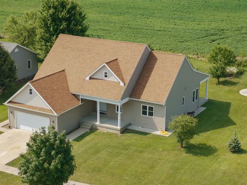 811 Forest Downs, Harvard, IL, 60033-9329 | Card Image
