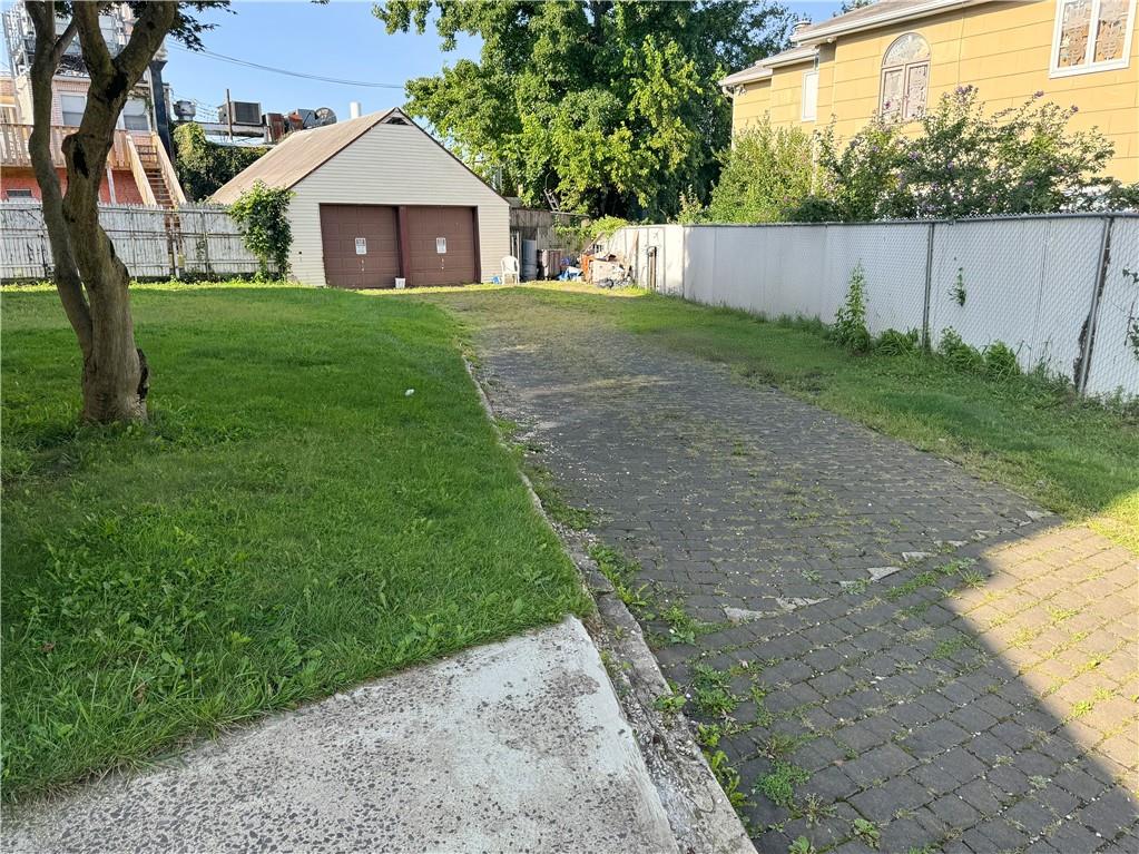 Cedarview Ave, Staten Island, NY 10306