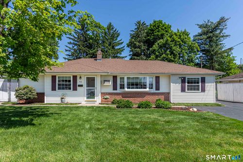 92 Reservoir Rd, Newington, CT, 06111-1026 | Card Image