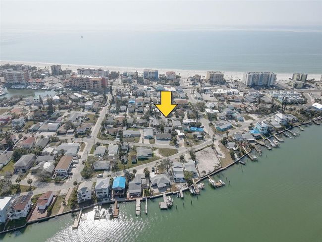 13313 2 Nd St E, House other with 2 bedrooms, 1 bathrooms and null parking in Madeira Beach FL | Image 40
