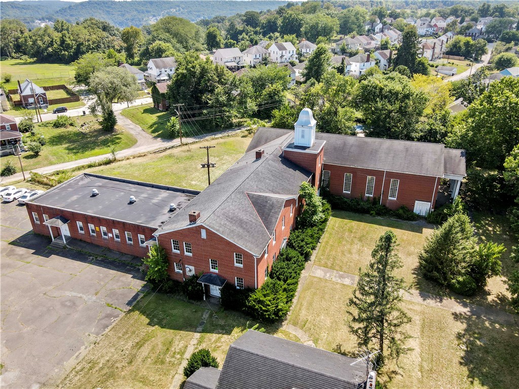 Commercial Sale in Clairton 2
