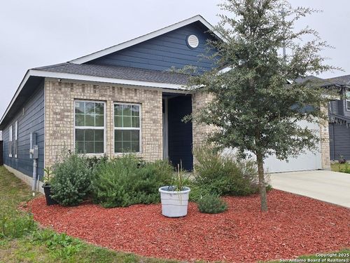 209 Drew Cir, Seguin, TX, 78155-2979 | Card Image