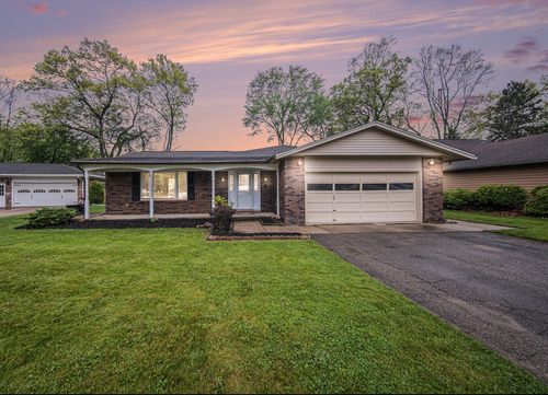 10606 Heenan Dr, Whitmore Lake, MI, 48189-9103 | Card Image