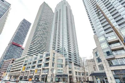 902 - 2191 Yonge St, Condo with 2 bedrooms, 2 bathrooms and 1 parking in Toronto ON | Image 1