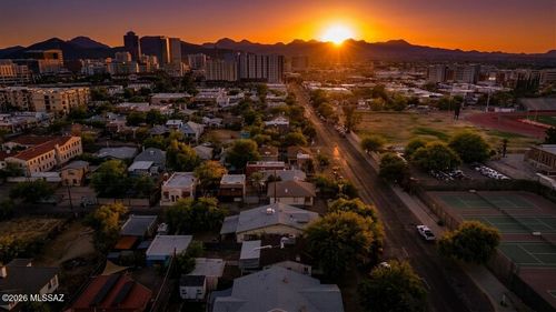 634 E 8th St, Tucson, AZ, 85705-8579 | Card Image