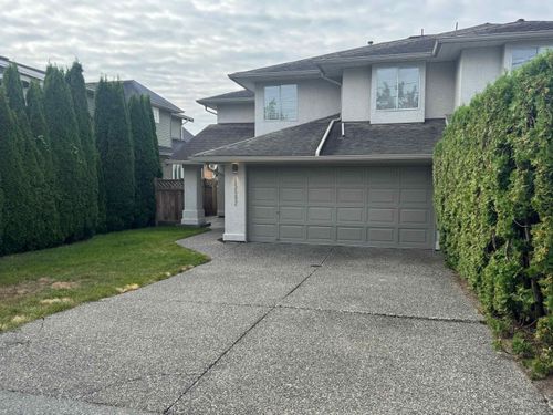15582 Russell Ave, White Rock, BC, V4B2R3 | Card Image