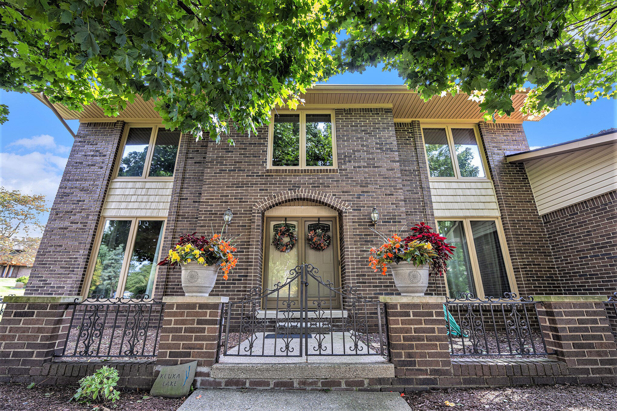 Stonetree Cir, Rochester Hills, MI 48309