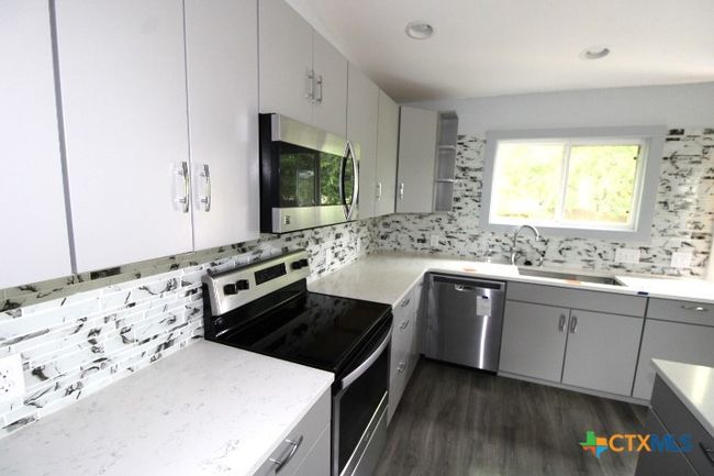 203 Spring St, House other with 4 bedrooms, 3 bathrooms and null parking in Lampasas TX | Image 4