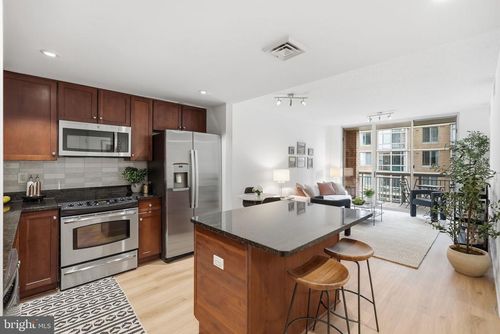 705-1020 N Highland St, ARLINGTON, VA, 22201-2184 | Card Image