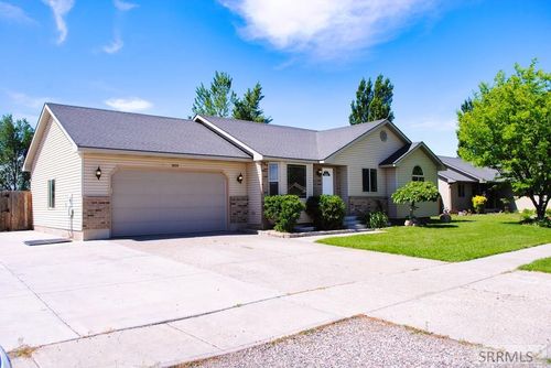 3600 E Hyrum Dr, Idaho Falls, ID, 83401-1710 | Card Image