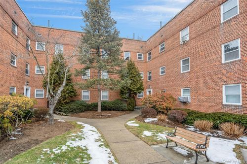 unit-e9-330 S Broadway, Tarrytown, NY, 10591-5625 | Card Image