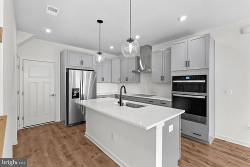 43841 Venetian Sq, Ashburn, VA, 20147-4676 | Card Image