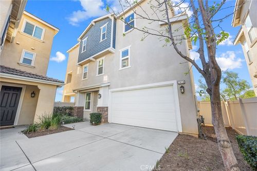 7414 Rocky Point Rd, Jurupa Valley, CA, 92509-1224 | Card Image