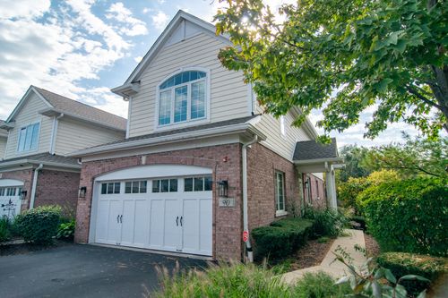 90 Waters Edge Ct, Glen Ellyn, IL, 60137-6213 | Card Image
