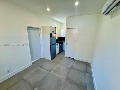 3-3 Ne 70th St, Miami, FL, 33138-5431 | Card Image