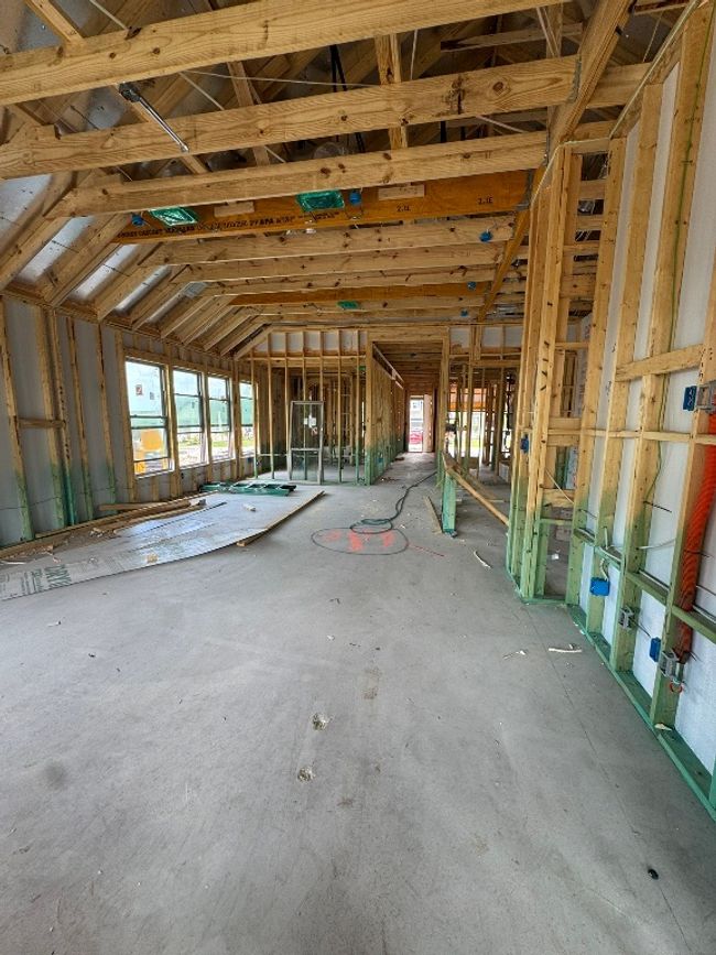 Family Room & Kitchen | Image 4