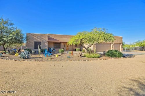 1053 E Maddock Rd, Phoenix, AZ, 85086-8487 | Card Image