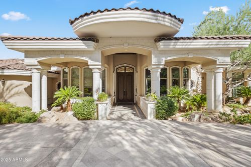 8305 N 50th St, Paradise Valley, AZ, 85253-2004 | Card Image