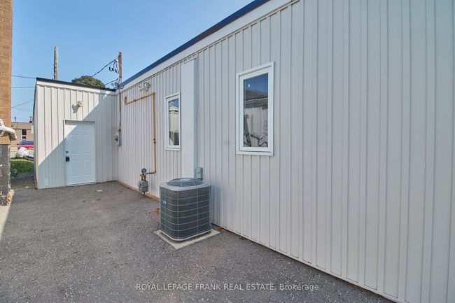106 Colborne St E, Home with 0 bedrooms, 0 bathrooms and null parking in Whitby ON | Image 20