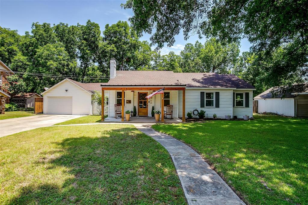 Frontier St, River Oaks, TX 76114