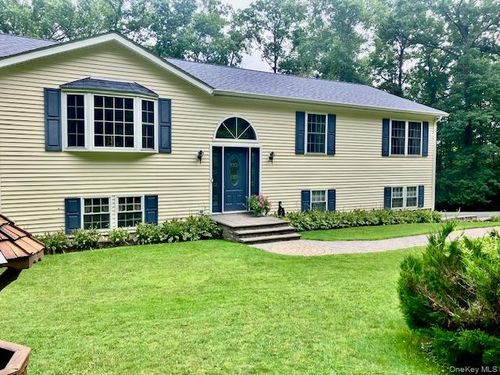 36 Carpenter Rd, New Hampton, NY, 10958-4413 | Card Image