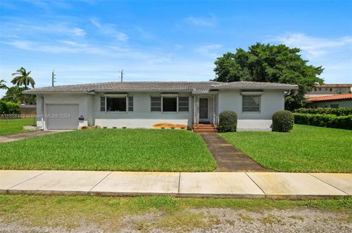 20 Sw 4th St, Dania Beach, FL, 33004-3933 | Card Image