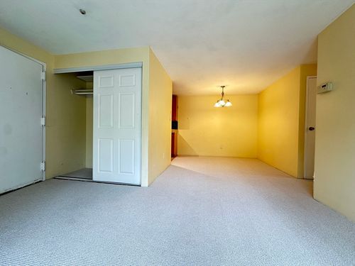 7-10 Village Hill Ln, Natick, MA, 01760-5737 | Card Image