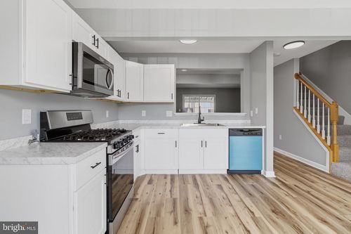 4 Blue Spire Cir, Middle River, MD, 21220-1742 | Card Image