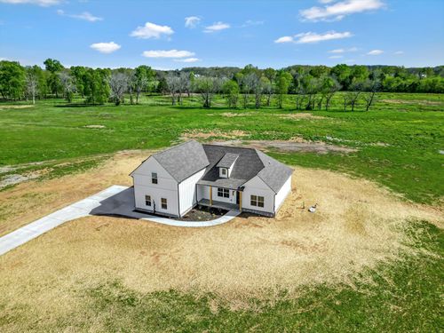 2242 Unionville Deason Rd, Bell Buckle, TN, 37020-4526 | Card Image