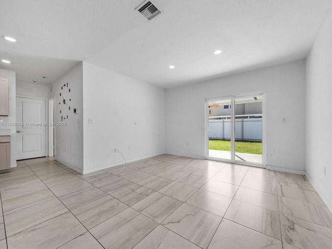 619 Ne 5 Th St, House other with 5 bedrooms, 3 bathrooms and null parking in Florida City FL | Image 15