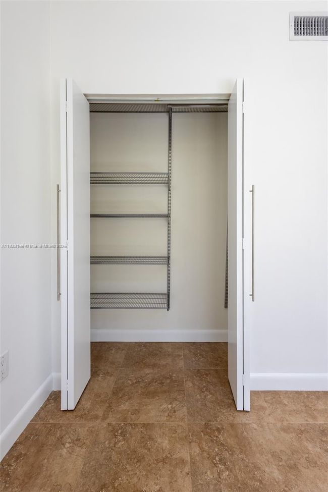 APT-101 - 50 Ocean Lane Dr, Condo with 3 bedrooms, 2 bathrooms and null parking in Key Biscayne FL | Image 30