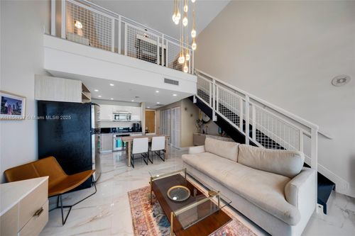 apt-427-253 Ne 2nd St, Miami, FL, 33132-2289 | Card Image